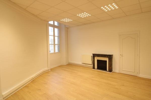 BUREAUX - EXCEPTION - A LOUER NANTES CENTRE -VILLE - CREBILLON