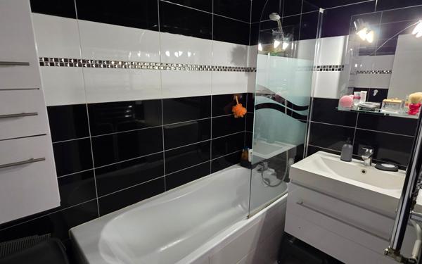 Appartement à vendre    5 pièces • 88 m2 Fréjus