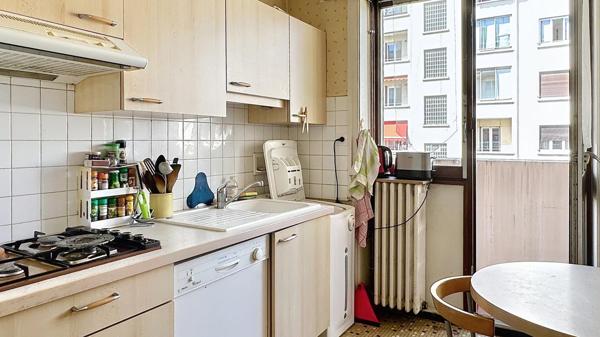 Lyon 6 – Les Belges – T4 de 95 m² avec 3 chambres, 2 balcons + Cave + Parking (en sus)