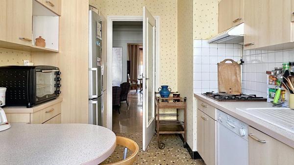 Lyon 6 – Les Belges – T4 de 95 m² avec 3 chambres, 2 balcons + Cave + Parking (en sus)