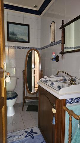 Eymet (24500) Maison de 185 m² sur un terrain de 1h8 avec piscine couverte, garage et étang.