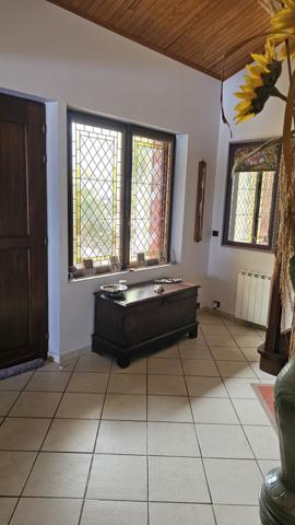 Eymet (24500) Maison de 185 m² sur un terrain de 1h8 avec piscine couverte, garage et étang.