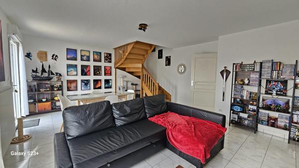 PAVILLON A ETAGE AVEC JARDIN ET GARAGE