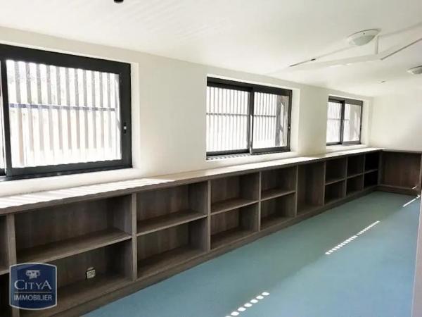 Local commercial à louer 220m²