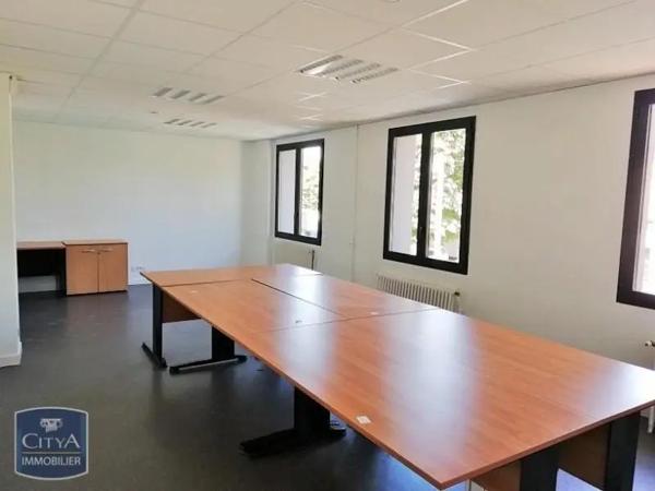 Local commercial à louer 220m²