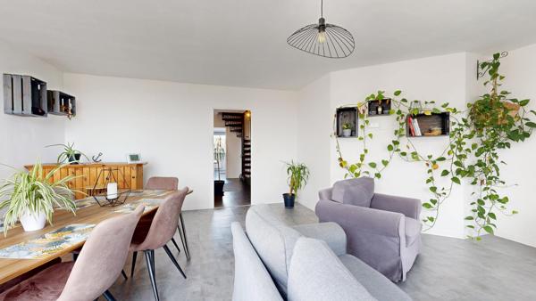 Appartement T4 en duplex avec balcon, parking et ascenseur – Wattrelos, Vieille Place