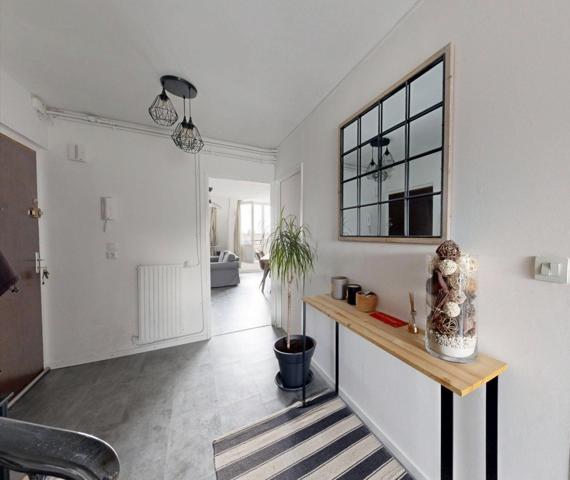 Appartement T4 en duplex avec balcon, parking et ascenseur – Wattrelos, Vieille Place