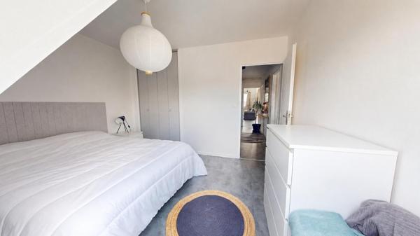 Appartement T4 en duplex avec balcon, parking et ascenseur – Wattrelos, Vieille Place