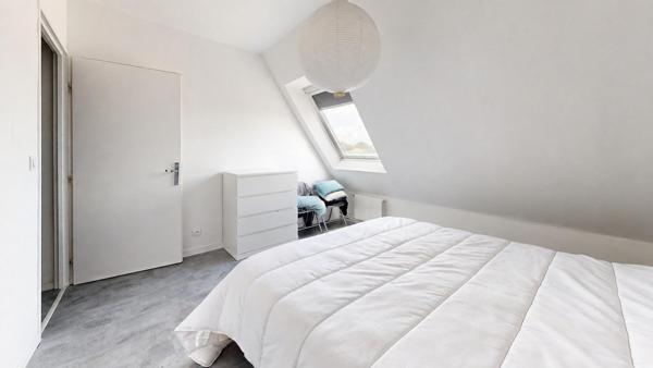 Appartement T4 en duplex avec balcon, parking et ascenseur – Wattrelos, Vieille Place