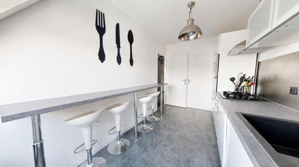 Appartement T4 en duplex avec balcon, parking et ascenseur – Wattrelos, Vieille Place