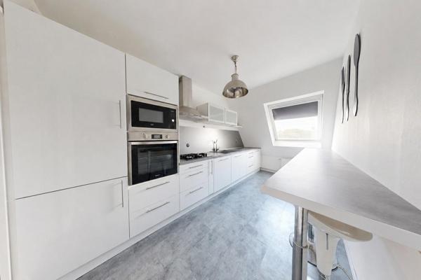 Appartement T4 en duplex avec balcon, parking et ascenseur – Wattrelos, Vieille Place