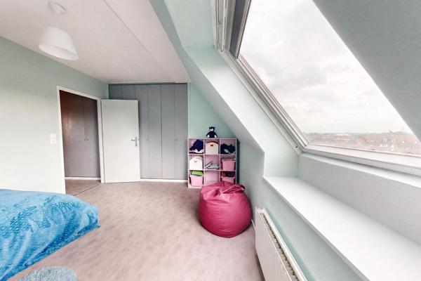 Appartement T4 en duplex avec balcon, parking et ascenseur – Wattrelos, Vieille Place