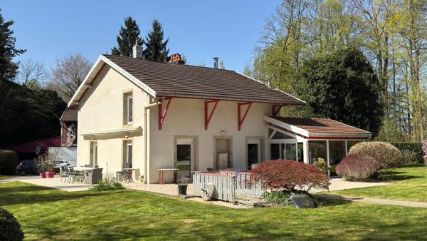 Magnifique propriété arborée au coeur d'Epinal