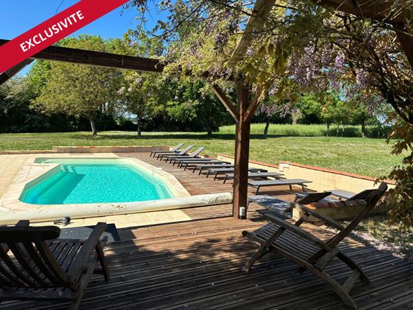 Maison d'Exception à Vendre à Champniers - 295 m² sur Terrain de 4700 m² avec Piscine