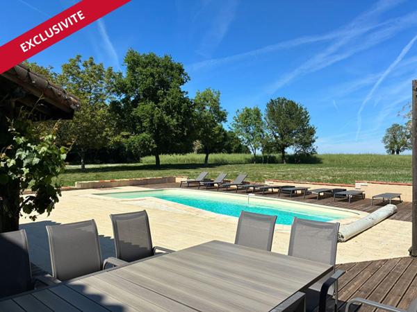 Maison d'Exception à Vendre à Champniers - 295 m² sur Terrain de 4700 m² avec Piscine