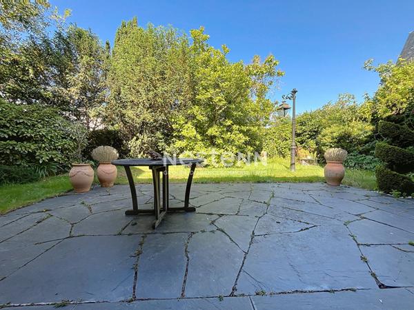 ANGERS La Madeleine / ESA Maison de Maître de 265m² avec ses 6 chambres -garage double et Jardinprès de La Madeleine !