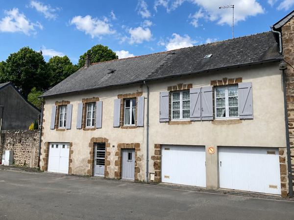 Maison de ville avec jardin et 3 garages , Ernee Maison de ville avec jardin et 3 garages , Ernee