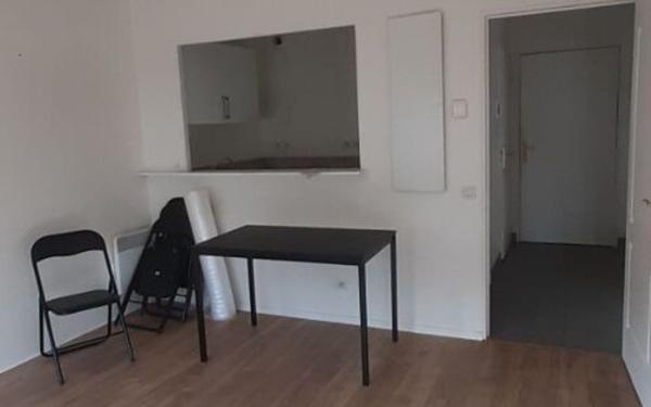 Appartement à louer    2 pièces • 45,80 m2 Issy-les-Moulineaux