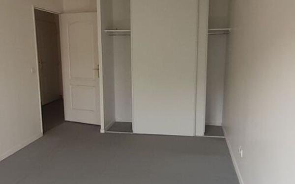 Appartement à louer    2 pièces • 45,80 m2 Issy-les-Moulineaux