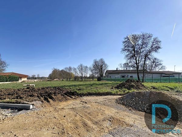 PERREX - TERRAIN A BATIR 783 M²