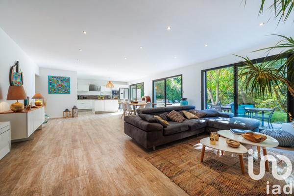 Maison à vendre 5 pièces 138 m² Saint-Zacharie