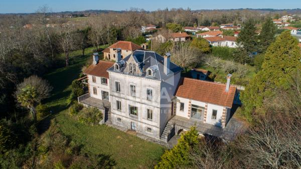 Élégante Maison de Maître à Peyrehorade - Un Écrin de Charme et de Sérénité
