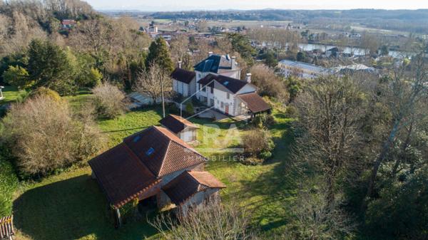 Élégante Maison de Maître à Peyrehorade - Un Écrin de Charme et de Sérénité