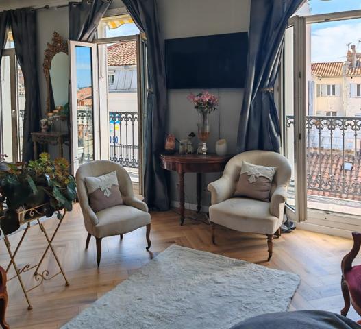 Magnifique Appartement haussmannien 110 m² + Loge indpt 33m²