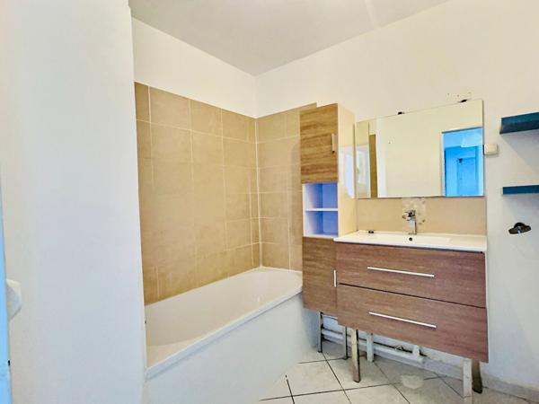 LES 3 LUCS - MARSEILLE 12- APPARTEMENT 3 PIECES - BALCON - PARKING - CAVE