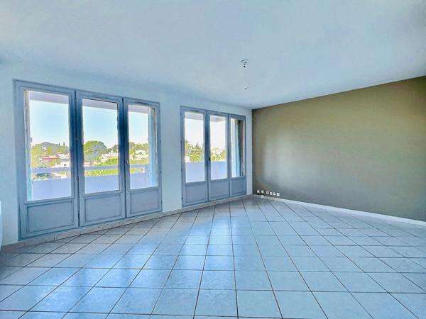 LES 3 LUCS - MARSEILLE 12- APPARTEMENT 3 PIECES - BALCON - PARKING - CAVE