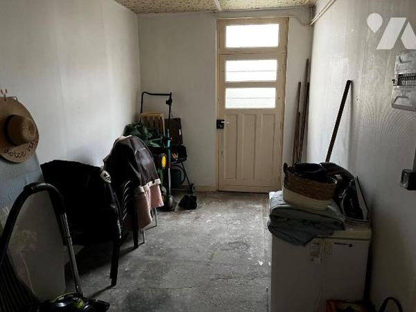 Maison mitoyenne au calme quartier Les MAILLETS/BELLEVUE  comprenant : 
- Au-rez-de-chaussée :...