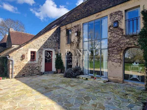 Ferme-manoir du XVIème siècle dans un site protégé de 2ha, en Suisse Normande
