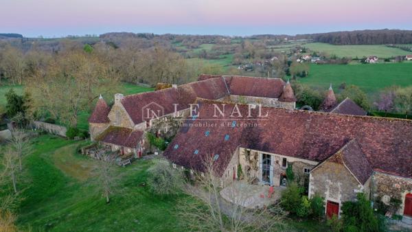 Ferme-manoir du XVIème siècle dans un site protégé de 2ha, en Suisse Normande
