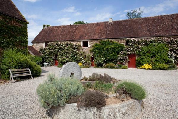 Ferme-manoir du XVIème siècle dans un site protégé de 2ha, en Suisse Normande