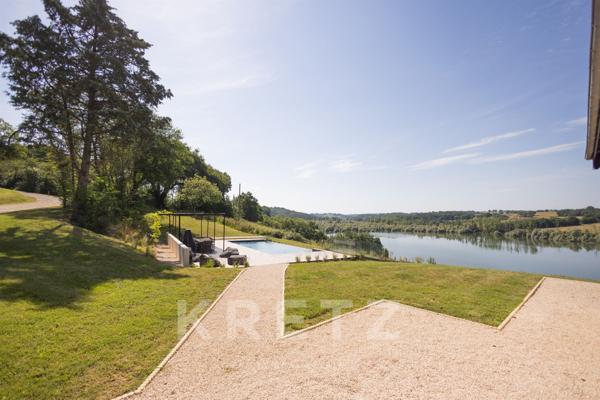Propriété exceptionnelle 9 pièces et 22 hectares en bord de lac - Gers