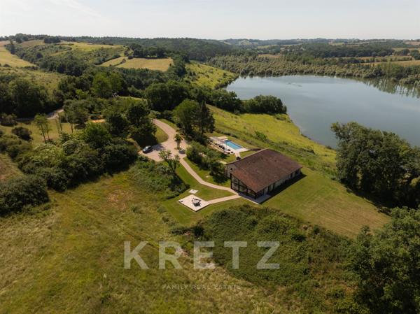 Propriété exceptionnelle 9 pièces et 22 hectares en bord de lac - Gers