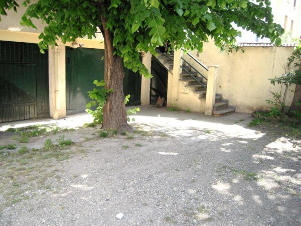 Parking / Garage à louer à 69008