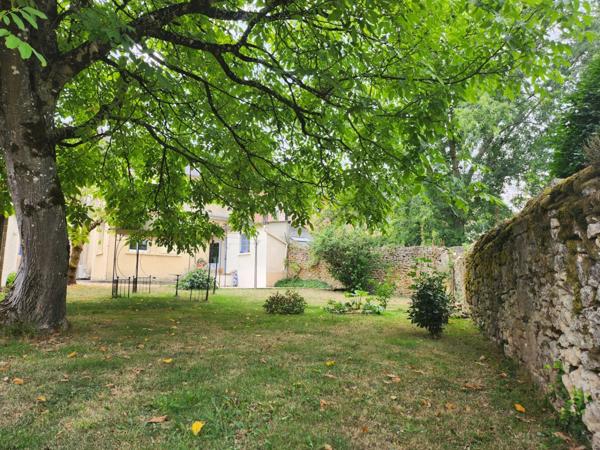 Belle et grande maison de ville