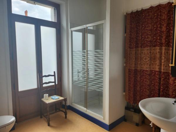 Belle et grande maison de ville