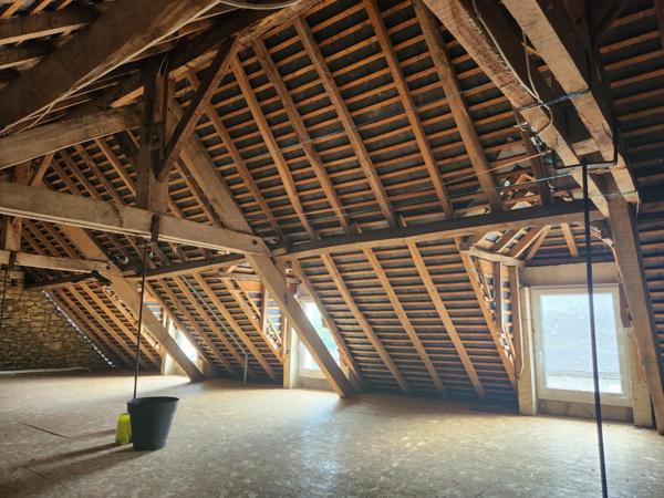 Belle et grande maison de ville