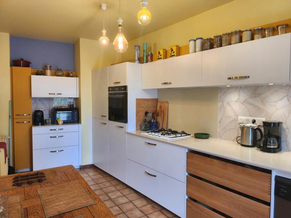 Belle et grande maison de ville