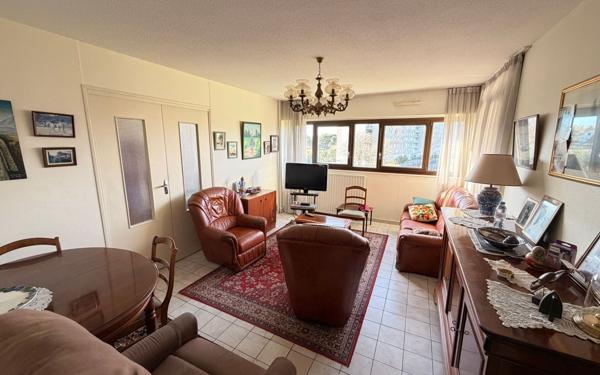 Appartement à vendre    4 pièces •  Talence