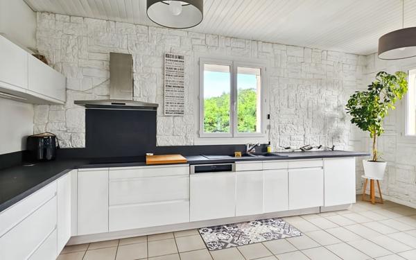 Maison à vendre    4 pièces • 139,23 m2 Escalquens