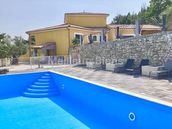 Villa 7 pièces 249m²