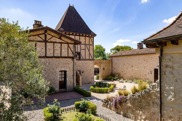 Vente Maison de luxe Villeneuve-sur-Lot 28 Pièces 875 m²