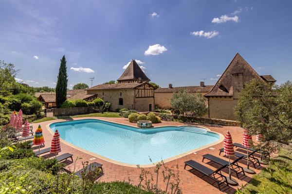 Vente Maison de luxe Villeneuve-sur-Lot 28 Pièces 875 m²