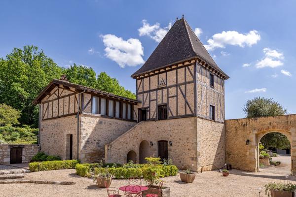 Vente Maison de luxe Villeneuve-sur-Lot 28 Pièces 875 m²