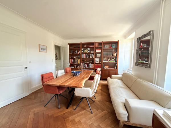 Appartement de charme Haussmanien