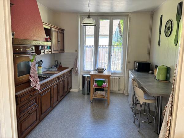 Maison 3 chambres, sous sol, garage et jardin 1835 m2