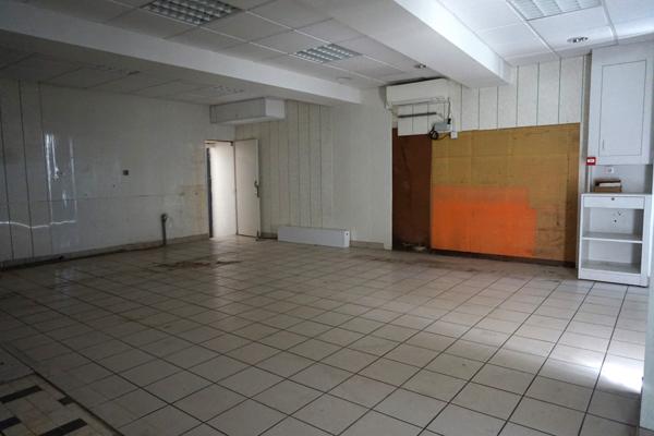 LOCAL COMMERCIAL 77 m2 avec logement 77 m2